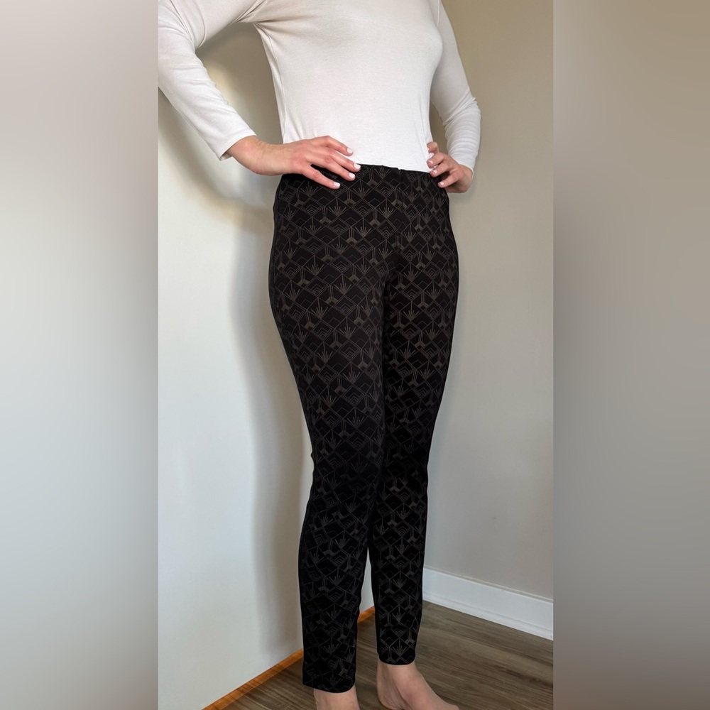 Patterned, stretchy, black and gold pants